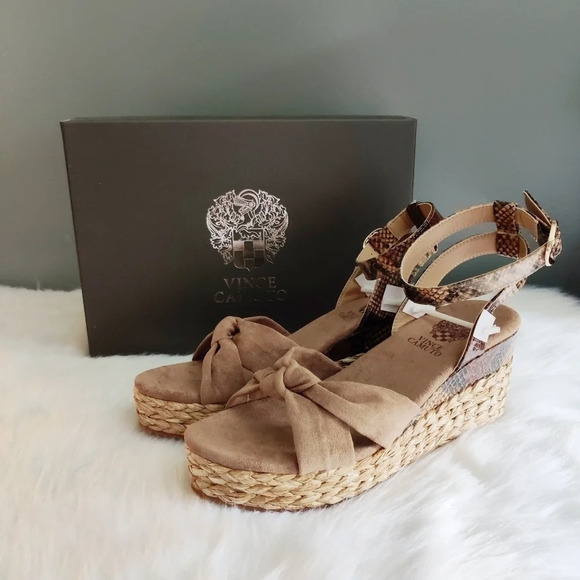 *NIB* Vince Camuto Keedra Snakeskin Print Sandal - Picture 2 of 8